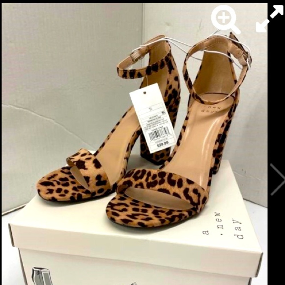 Cute leopard print shoes. Brand new.